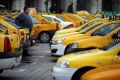 Taximetristii care racoleaza clienti in aeroporturi, amendati si cu 1.000 lei