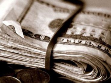 Dolarul, valuta anului! Moneda americana depaseste 3 lei, maximul ultimelor 7 luni!