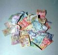 5 martie: Leul o duce bine. Cursul a ajuns la cel mai scazut nivel din ultima luna