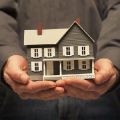 
	Dobanzile la Prima Casa au ramas la fel, desi bancile se finanteaza mai ieftin
