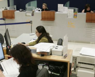 Romanii pot scapa mai usor de datorii! Legea falimentului personal pe cale sa fie aprobata tacit de senatori!