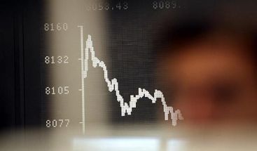 Evolutia comertului si a creditelor de consum va arata cine iese din criza! Romania se redreseaza mai greu!