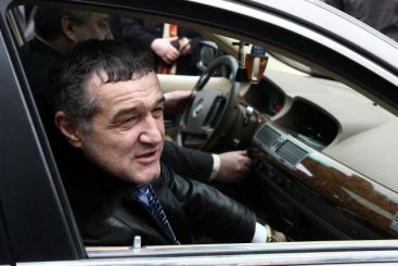 Becali vrea sa ridice locuinte prin Prima Casa si sa construiasca un nou "Dragonul Rosu"!