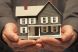
	Romanii isi scot economiile din banci si investesc in imobiliare, ca sa evite impozitul pe dobanzi
