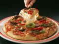 
	Cum a ajuns un american sa vanda pizza de milioane de euro in Romania

