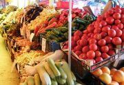 
	Bucurestenii s-au imbulzit la legume cu 1 leu kg
