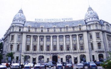 
	Clientii BCR, pagubiti cu 50.000 de euro! Banii au fost furati din conturi! Conducerea bancii face o analiza interna!
