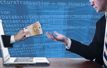 
	Cum iti faci site cu bani de la UE?
