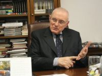 
	Adrian Vasilescu: Romania este inca intr-o perioada critica, iar criza continua
