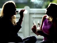 
	Pe ce ne cheltuim banii? Romanii dau mai mult pe tutun si alcool decat pe haine sau pe sanatate
