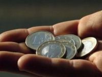
	Guvernul ia in calcul, oficial, amanarea aderarii Romaniei la zona euro cu 1-2 ani
