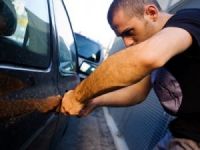 
	Hotii de masini, calcati de politie
