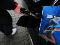 
	Rusii de la Gazprom vor sa cumpere benzinariile Rompetrol din Romania

