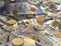 
	Top 9 produse in care poti investi daca dolarul se depreciaza masiv
