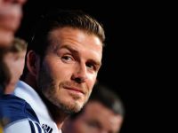 
	David Beckham da tonul in materie de lenjerie intima. Fotbalistul va crea haine pentru H&M
