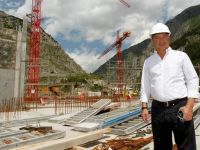 Aparitie ciudata la malul marii. Cine este miliardarul egiptean care isi doneaza averea lui Radu Mazare