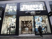 
	Retailerul de imbracaminte New Look investeste 10 mil. dolari pe piata romaneasca. Astazi si-a deschis primul magazin
