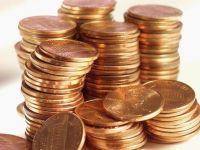 
	Un ochi plange, altul rade. Cine este norocosul investitor care a castigat 500 de milioane de dolari intr-o saptamana si cine i-a pierdut
