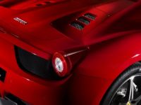 
	Milionarii Romaniei isi comanda masini nelansate inca. 10 Ferrari 458 Spider vor fi conduse pe soselele autohtone&nbsp; FOTO si VIDEO
