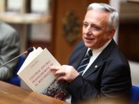 
	Afacerea lui Isarescu merge bine in criza. Ce profit a scos guvernatorul BNR din vinuri

