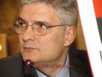 
	Daniel Daianu, fost ministru de Finante, despre inchiderea fabricii Nokia de la Cluj: "Este o stire foarte rea, dar investitiile de tip vagabond sunt foarte riscante din punct de vedere al tarii gazda"
