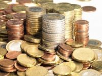 Grecii taie salariile functionarilor publici cu pana la 40%
