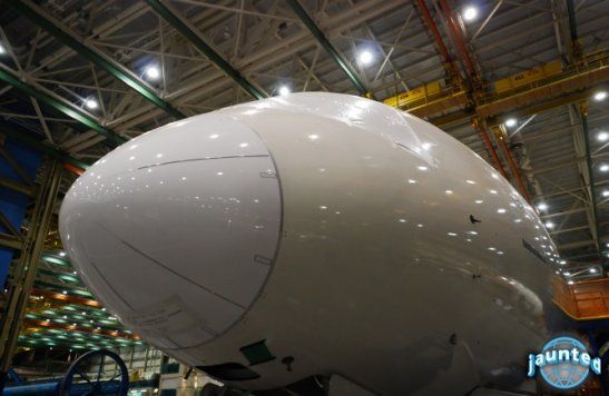 http://web3.protv.ro/assets/incont/2011/10/02/image_galleries/16060/cum-a-fost-construita-aeronava-boeing-787-dreamliner-imagini-din-fabrica-in-care-a-fost-asamblat-avionul_3.jpg