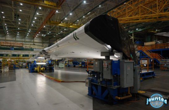 http://web3.protv.ro/assets/incont/2011/10/02/image_galleries/16060/cum-a-fost-construita-aeronava-boeing-787-dreamliner-imagini-din-fabrica-in-care-a-fost-asamblat-avionul_4.jpg