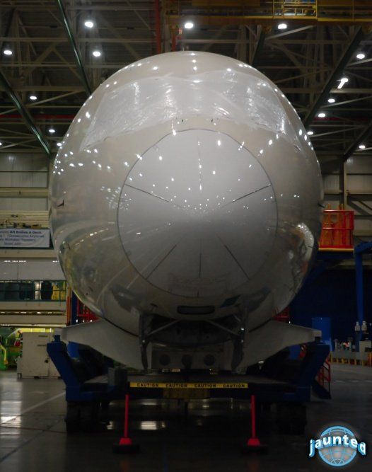 http://web3.protv.ro/assets/incont/2011/10/02/image_galleries/16060/cum-a-fost-construita-aeronava-boeing-787-dreamliner-imagini-din-fabrica-in-care-a-fost-asamblat-avionul_5.jpg