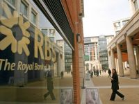 
	Moody's retrogradeaza ratingurile a 21 de banci din Marea Britanie si Portugalia. Guvernatorul Bancii Angliei: "Criza actuala e mai dura ca Marea Depresiune din anii '30" VIDEO
