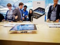 
	Facebook lanseaza o noua aplicatie pentru iPad. Cum impulsioneaza reteaua lui Zuckerberg afacerile Apple
