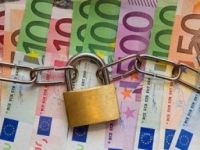 
	Cliseele din filmele de groaza, reinventate in economie. Cum se prabuseste o banca atunci cand seful ei insista ca e solida
