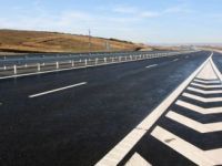 
	Basescu: Banii din privatizari au fost directionati catre consum si fonduri sociale si nu au fost folositi pentru kilometri de autostrada
