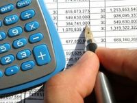 
	Statul cheltuieste din nou mai mult decat produce. Buget 2012: salarii si pensii inghetate, alocatii si gratuitati la transport suspendate. 6,5% din PIB merge in investitii
