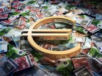 
	"Arhitectul" monedei euro: "Moneda era condamnata din start. Nimeni nu a facut nimic s-o salveze"
