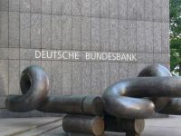 
	Criza din zona euro loveste puternic cea mai mare economie a UE. Banca centrala a Germaniei reduce drastic estimarea de crestere a PIB-ului

