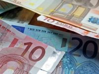 
	Romanii si-au pus banii la adapost de criza de la Atena. Au retras 1,2 mld. euro din subsidiarele bancilor grecesti
