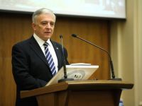 
	Isarescu: "Este clar ca in sistemul financiar-bancar romanesc trebuie sa se intareasca concurenta"
