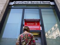 
	Wall Street Journal: Grupul UniCredit valoreaza mai mult vandut pe bucati decat e cotat la bursa
