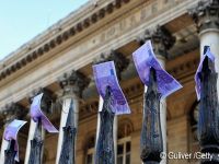 
	Rapoartele socante ale Greciei: preturile au scazut si cu 70%, insa vanzarile s-au dus in jos dramatic in ultimele saptamani
