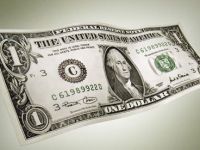 
	Cea mai ciudata remuneratie. Salariu de 1 dolar si compensatii de 16,5 mil. dolari
