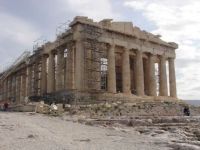 
	Un economist de la Atena socheaza: &ldquo;Grecia trebuie sa intre imediat in faliment. Nu putem plati datoriile. BCE stie. La fel si FMI&rdquo;
