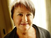 
	"Oamenii masoara succesul in cat de multi bani poti castiga". Reteta rezistentei in industria TV, semnata Anne Wood
