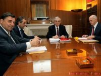 
	Gura de oxigen pentru Grecia si pentru moneda unica. Liderii de la Atena au acceptat masuri de austeritate pentru 130 mld. euro
