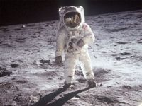 
	Momentele Kodak, in fata ultimului blit. Povestea unui nume adunat pe miliarde de amintiri

