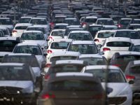 
	Efectele noii taxe auto: in ianuarie romanii au cumparat cu 86% mai multe masini noi, in schimb piata second-hand a scazut cu o treime
