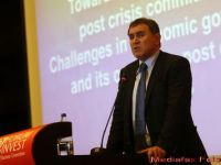 
	6 riscuri pentru economia mondiala de la Nouriel Roubini citire
