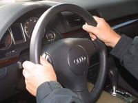 
	Sofatul fara permis baga zazanie in autoritati. Va fi posibil sa conduci masina fara carnet? VIDEO
