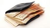
	Salariu de bancher. In decembrie, lucratorii din banci au castigat de 3 ori peste media pe economie
