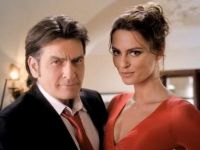 
	Charlie Sheen, arestat la domiciliu. Catrinel Menghia ii tine de urat provocator. Cel mai nou spot la Fiat 500 Abarth. VIDEO
